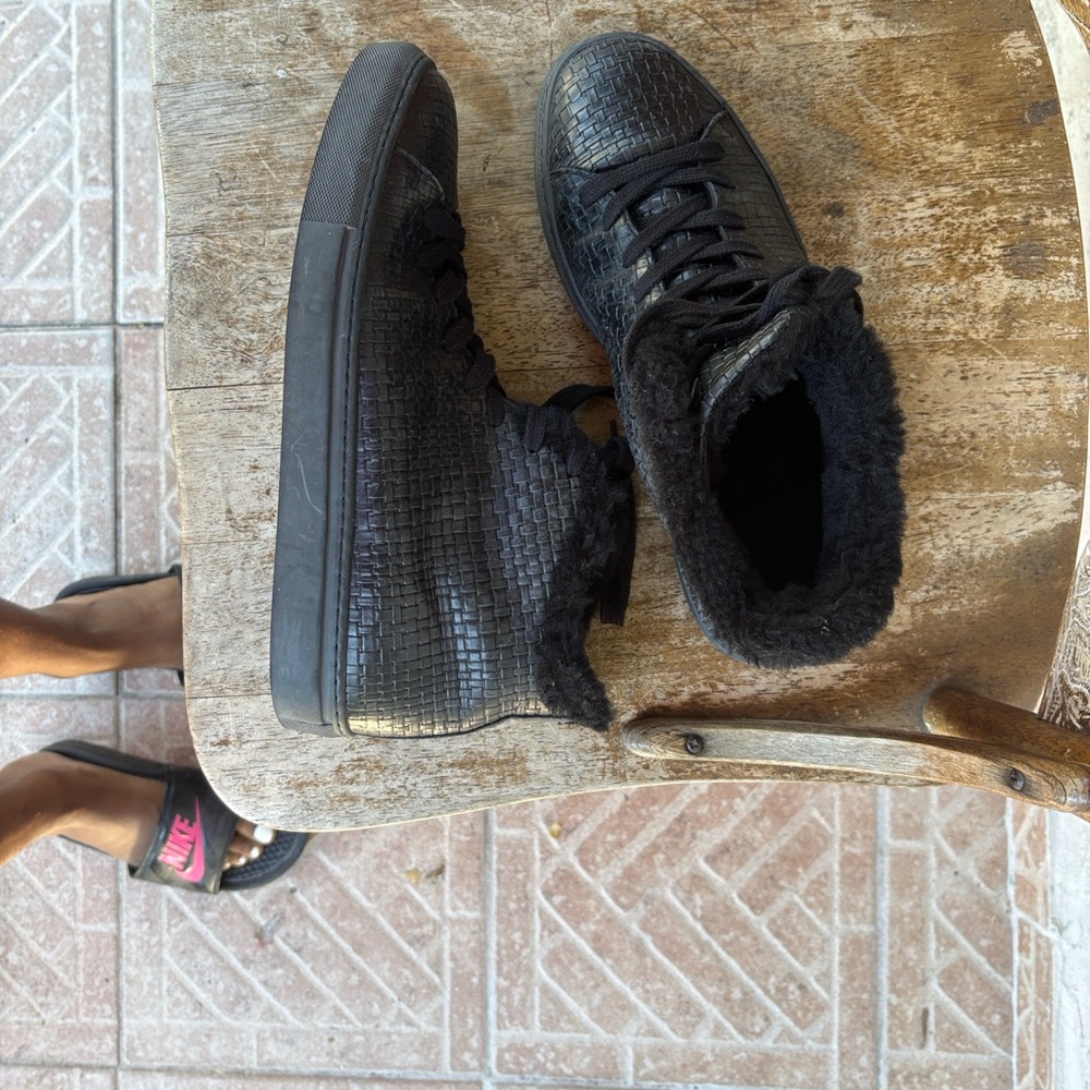 Aquatalia Black Ankle Boots with Fur Lining